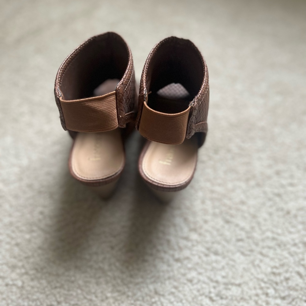 Francesca’s Sandals - Picture 8 of 10